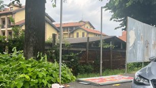 Seregno Polizia locale danneggiamento tabelloni elettorali