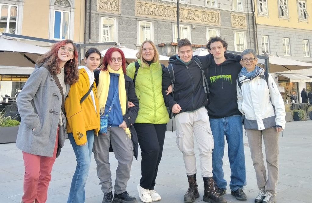 La docente del Valentini Marta Vergani in gita con gli studenti