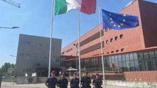 Alcuni dei nuovi agenti arrivati in Questura