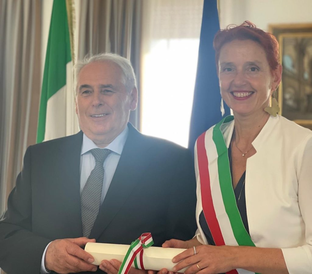 Albiate Ermanno Gatti e sindaco Vanessa Gallo