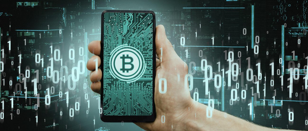 Criptovalute telefono - foto Freepik.com
