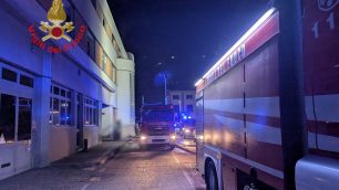 I vigili del fuoco a Cesano Maderno in via Marconato