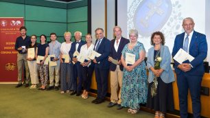 Foto di gruppo per i premiati di Fidapa Modoetia Corona ferrea