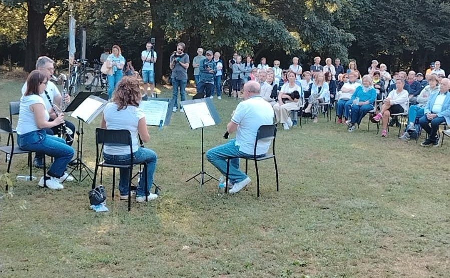Il concerto al Bosco delle Querce per ricordare il disastro Icmesa