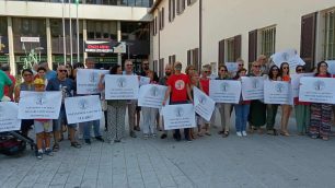 Scuola protesta genitori Paderno Dugnano