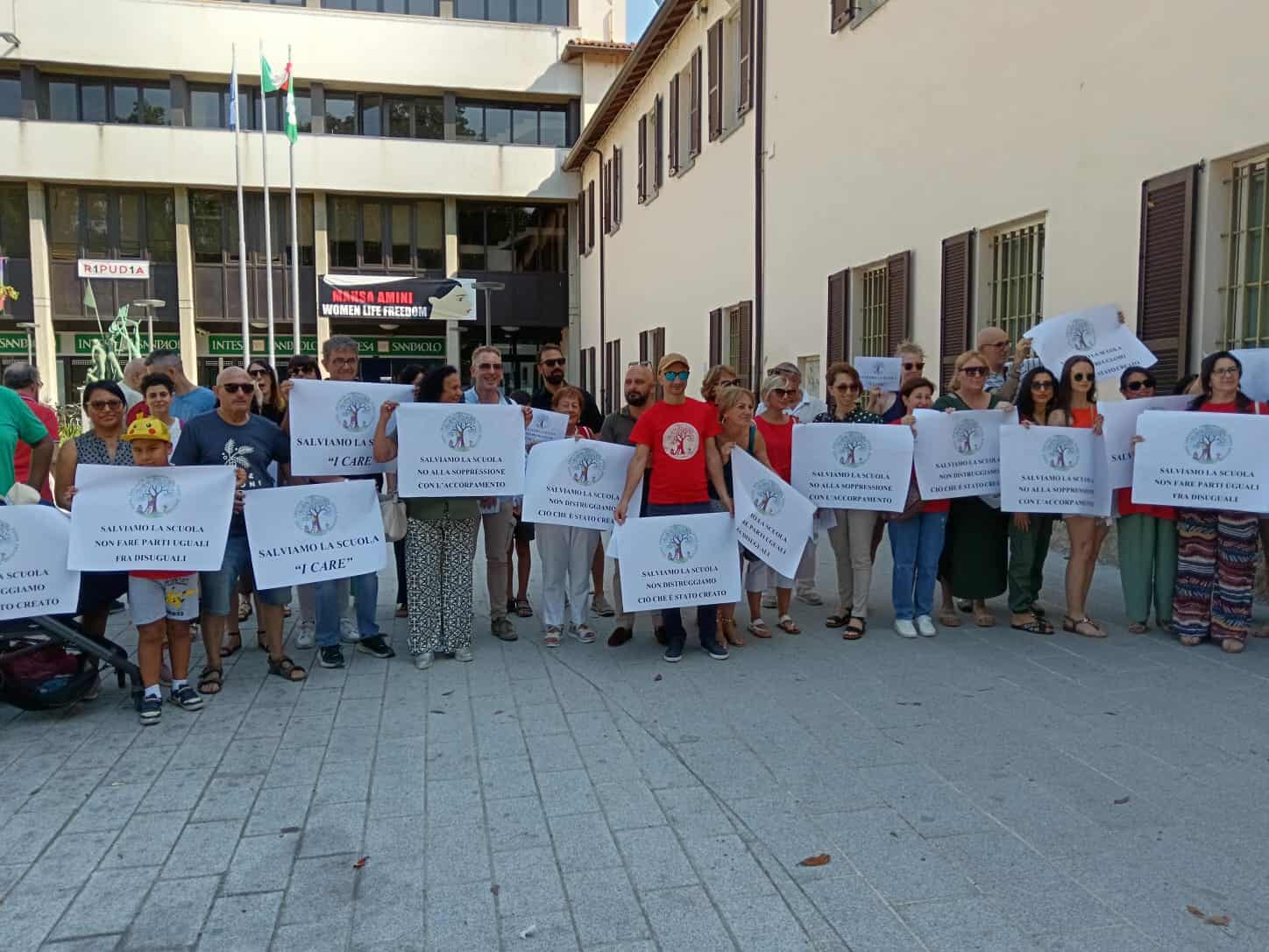 Scuola protesta genitori Paderno Dugnano