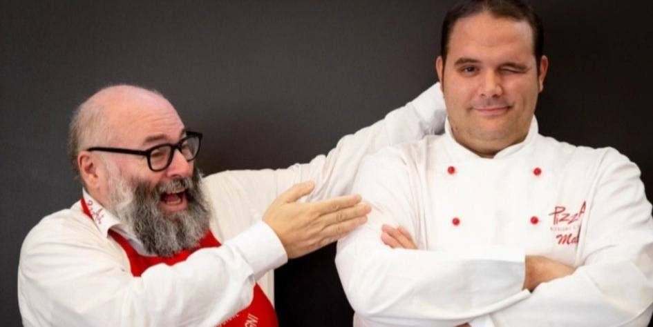 Monza Pizzaut premiazione 50 Top Pizza Italia Nico Acampora e il pizzaiolo Matteo - foto da Pizzaut