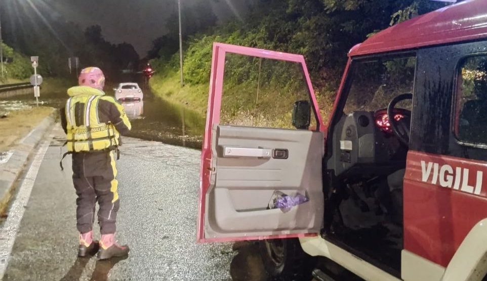 Maltempo 7 luglio 2025, un intervento dei vigili del fuoco in Brianza