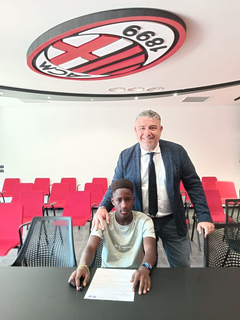 Academy Brianza Pen Momadou Ac Milan