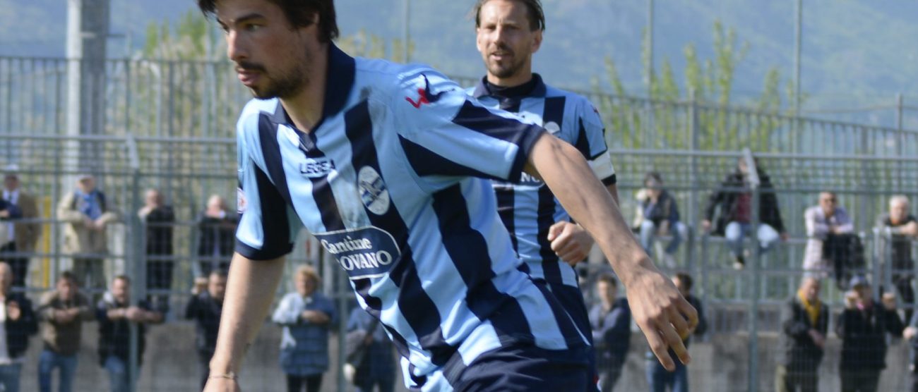 Calcio Eccellenza Bugno Alessio con la maglia del Lecco