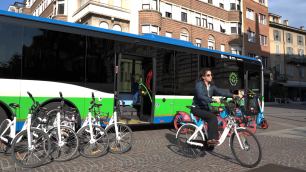 Dagli autobus a bici e monopattini in sharing