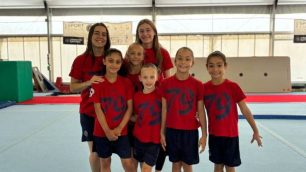 Ginnastica Gal Lissone atlete e staff tecnico campo Scuola Tirrenia 2025