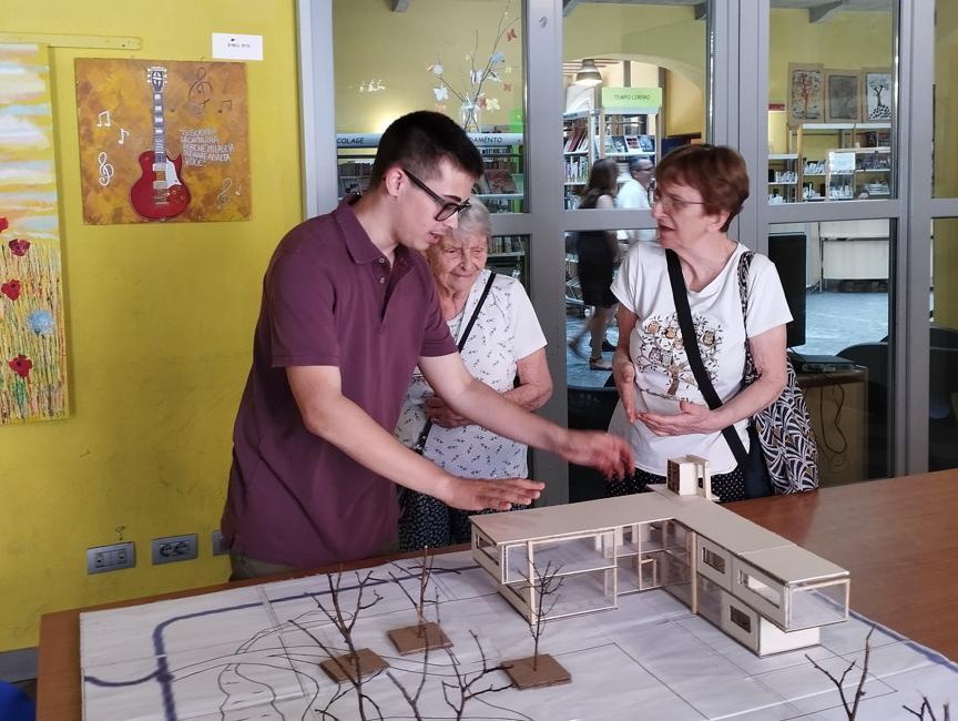 Biassono Matteo Crupi, 13 anni, presenta il progetto di centro civico alla mostra monzese