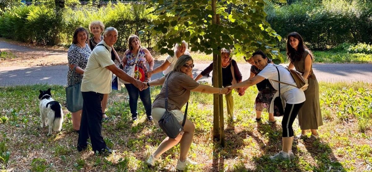 Monza Percorso lutto tiglio piantato Consultorio Familiare via Boito