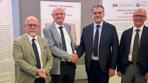 Irccs San Gerardo Monza il presidente Claudio Cogliati, Silvano Casazza, Michele Brait, il direttore scientifico Pietro Invernizzi