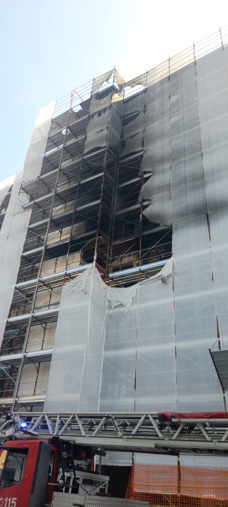 La situazione dello stabile di via Bramante a Monza
