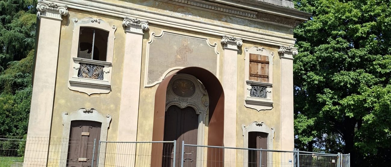 Limbiate, la chiesa di Villa Pusterla