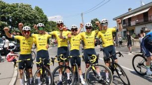 Nella foto la squadra allievi di Pool Cantù – Sovico – Gb Team a Bollengo