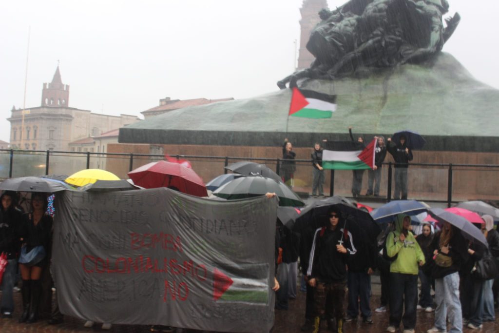Monza corteo studenti per Gaza - foto Fabrizio Radaelli