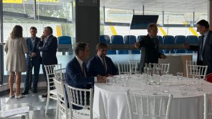 Pochi minuti prima dell'inizio della riunione in autodromo