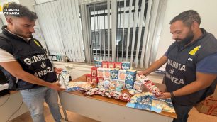 Parte della merce sequestrata dalla Finanza