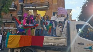 Arcore Brianza Pride 2025 carro arcobaleno