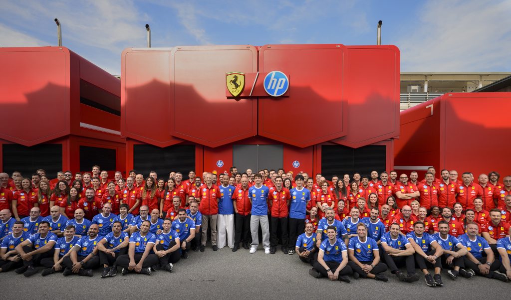 F1 Gp Italia 2025 Ferrari foto squadra - foto Fabio Vegetti