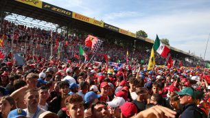 F1 Gp Italia 2025 Monza marea rossa - foto Fabrizio Radaelli