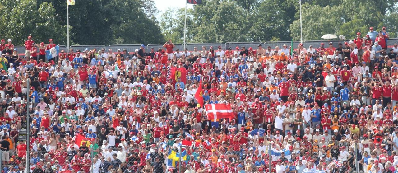 F1 Gp Italia 2025 Monza tribune tifosi - foto Fabrizio Radaelli