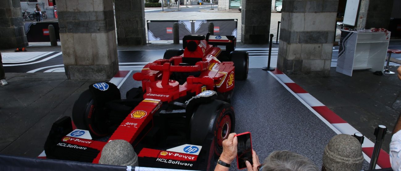 F1 Monza Ferrari Lego arengario