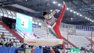Ginnastica Abbadini Yumin al cavallo con maniglie Foto Federginnastica
