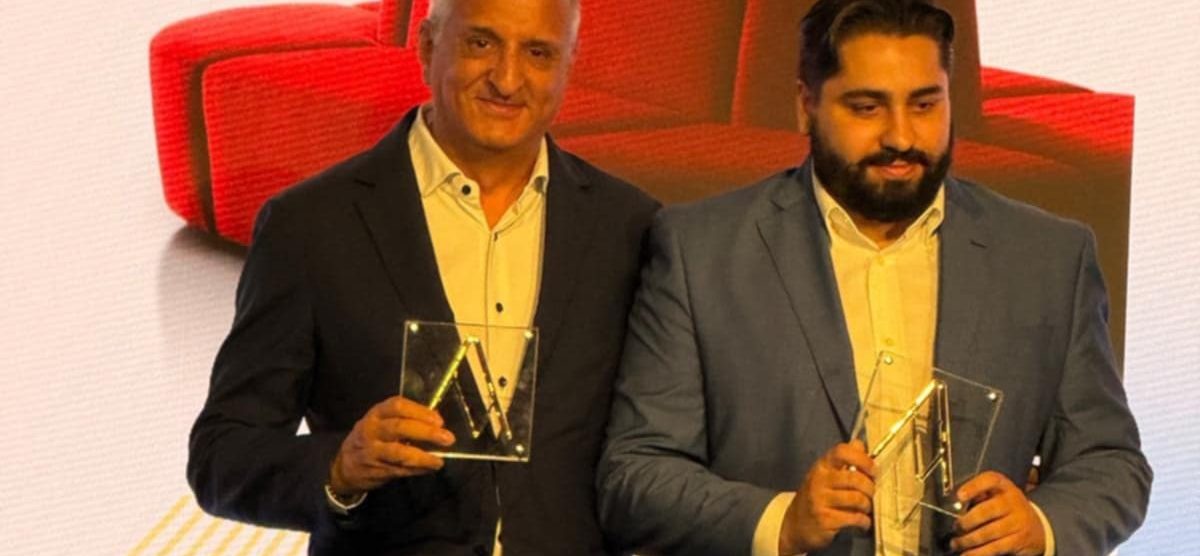 Nova Milanese Giorgio e Andrea Caimi ad Osaka ritirano il Compasso d'oro
