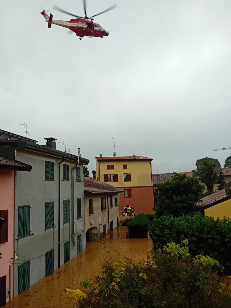 Meda allagamenti 22 settembre 20025 elicottero vigili del fuoco