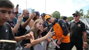 Monza F1 Gp Italia 2025 Lando Norris selfie - foto Fabrizio Radaelli