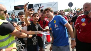 Monza F1 Gp Italia 2025 Leclerc tifosi - foto Fabrizio Radaelli