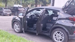 Nova Milanese L'auto rubata al momento del ritrovamento