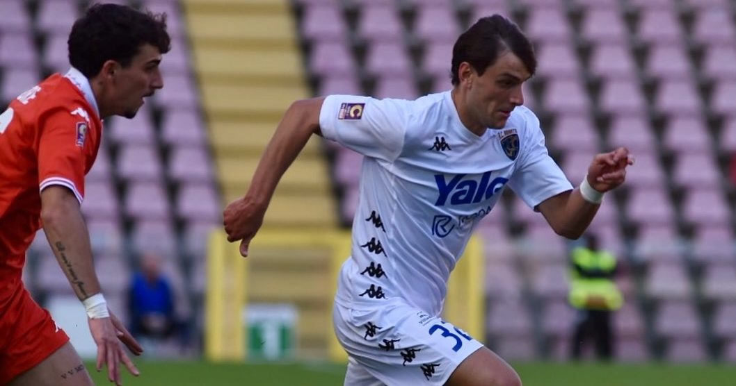 Calcio Renate Ghezzi a destra in azione a Trieste