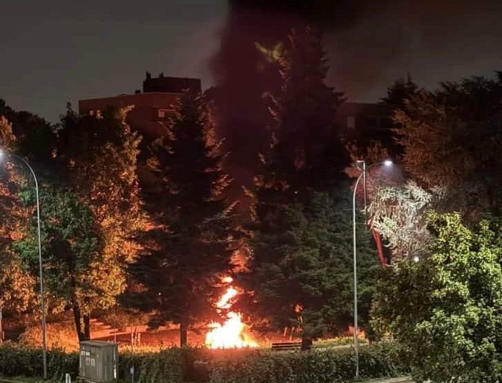 Senago incendio parco giochi