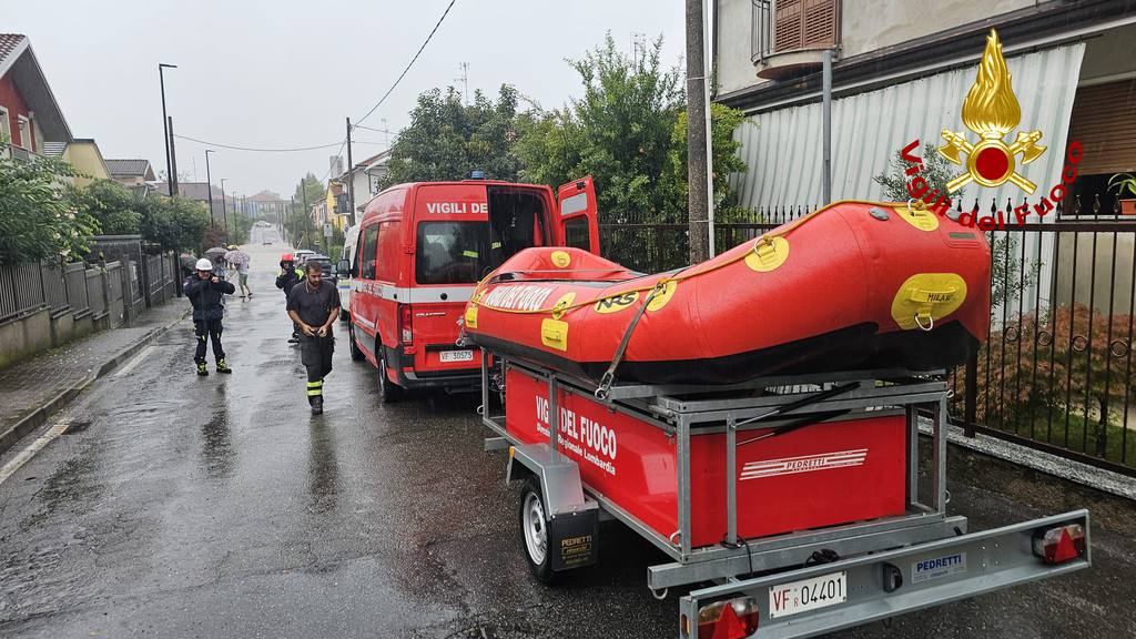 Vigili del fuoco allagamenti 22 settembre 2025 zona Cabiate Tarò