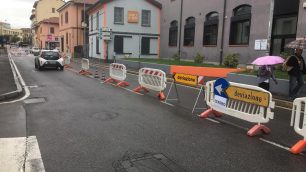 Corsia riaperta in via Mentana a Monza
