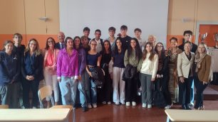 La consegna del contributo di Banco Bpm al liceo Zucchi