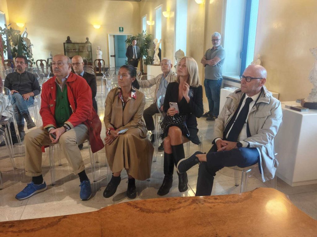 L'incontro a Meda tra i sindaci e il presidente della Regione