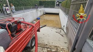 Un intervento dei vigili del fuoco in Brianza