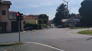 Usmate Velate semaforo via Manara