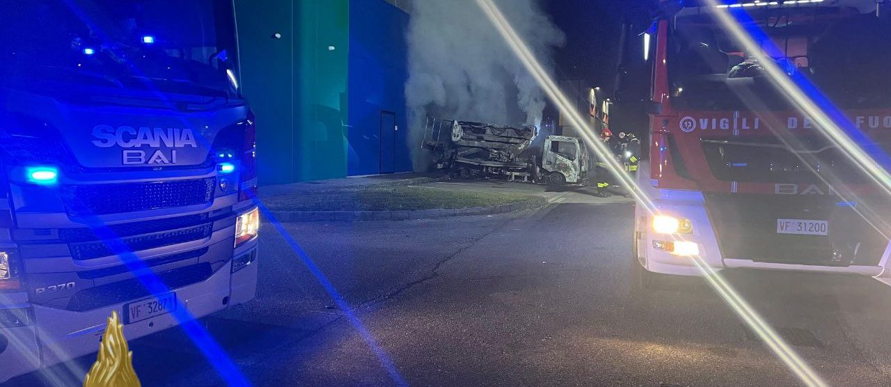 L'intervento dei vigili del fuoco a Villasanta