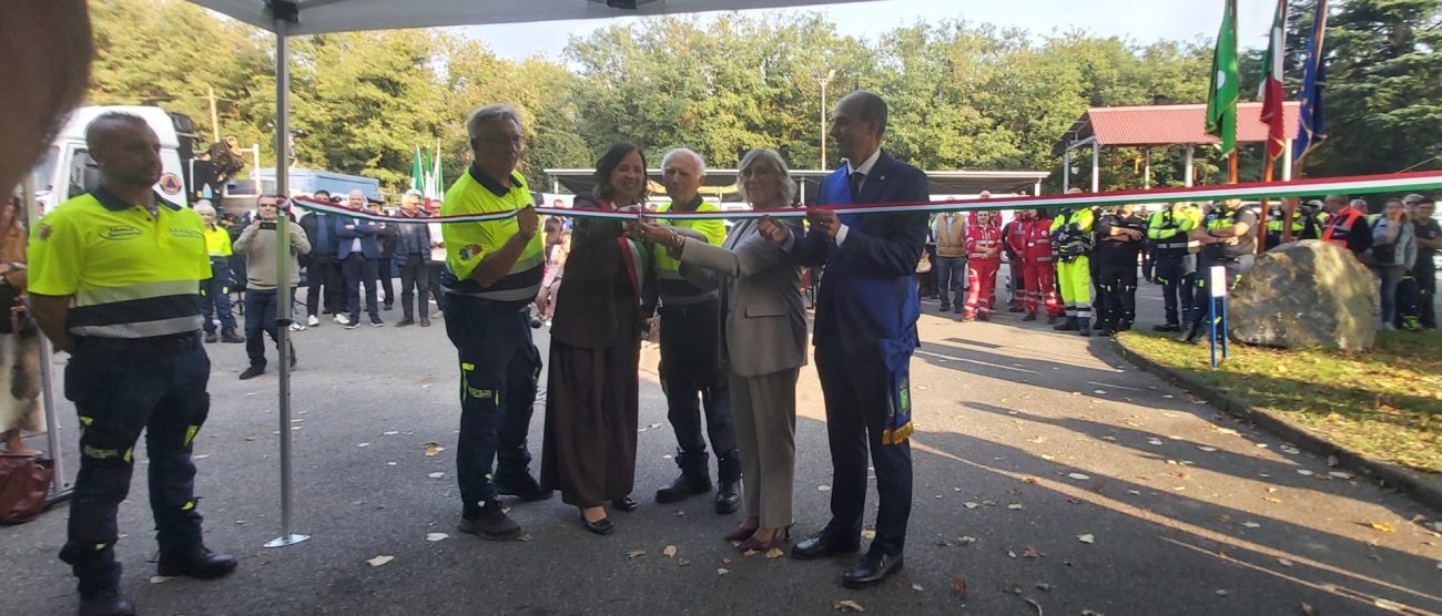 Lesmo inaugurazione Centro operativo Monza soccorso taglio del nastro