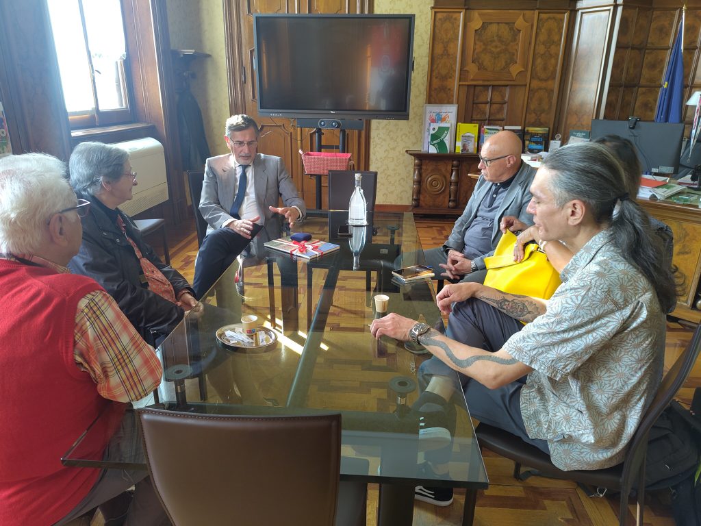 Monza Birmania incontro con Kim Aris figlio di San Suu Kyi