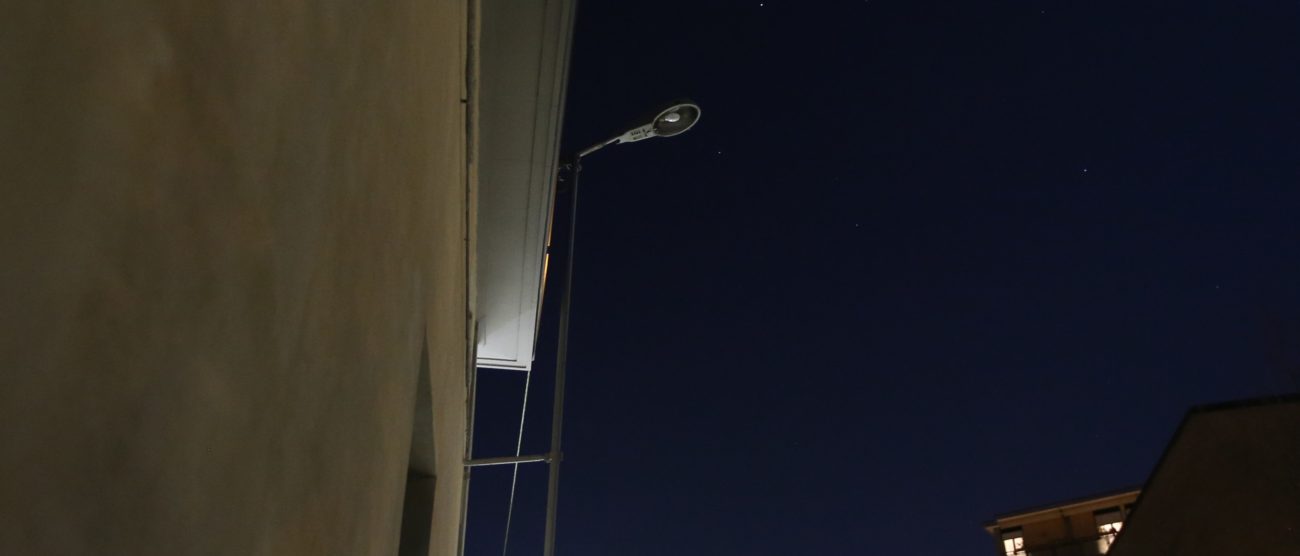 Monza lampione spento buio quartieri