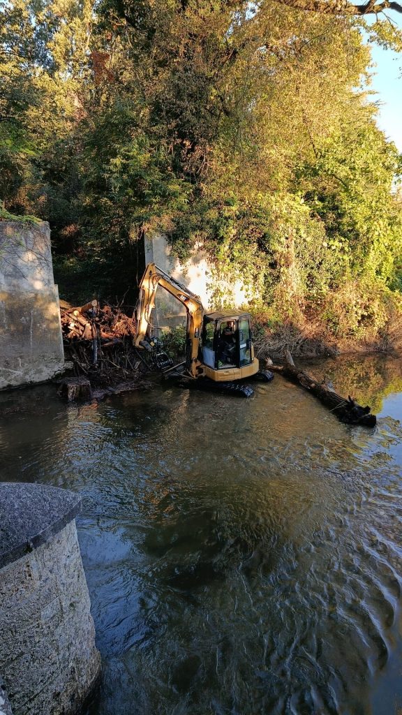 Monza pulizia Ponti sul Lambro nel parco