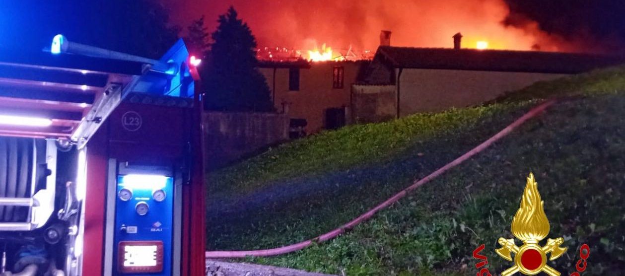 Vigili del fuoco incendio Monastero La Valletta panoramica